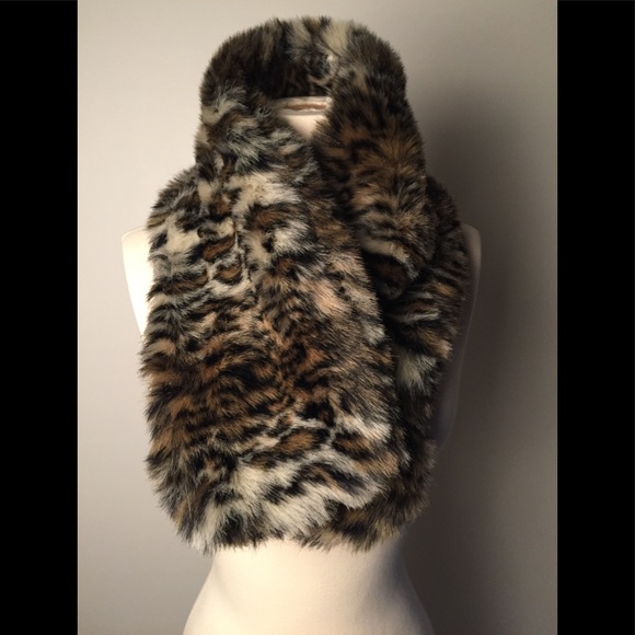 Accessories - Leopard FAUX FUR Neck Scarf